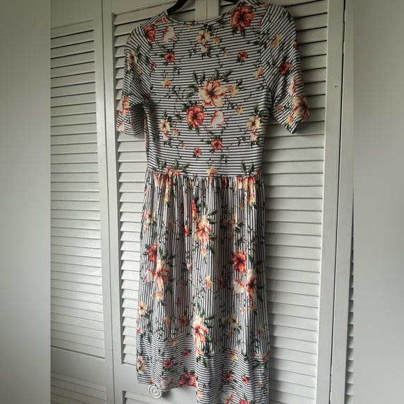 Floral Striped Dress - Picture 4 of 4